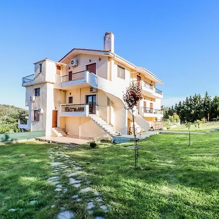 Acropolis With Parking Next To Center Apartment *