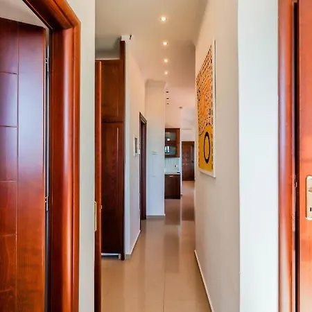 Acropolis With Parking Next To Center Apartament Seres