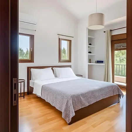 Acropolis With Parking Next To Center Apartament Seres