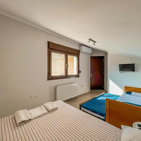 Acropolis With Parking Next To Center 公寓