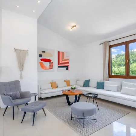 公寓 Acropolis With Parking Next To Center *