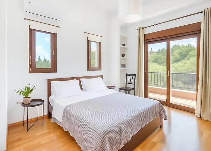 Apartament Acropolis With Parking Next To Center *