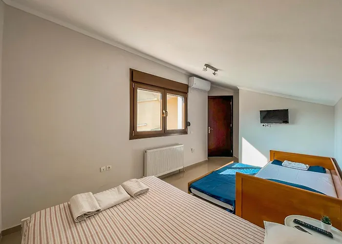 Acropolis With Parking Next To Center Apartament