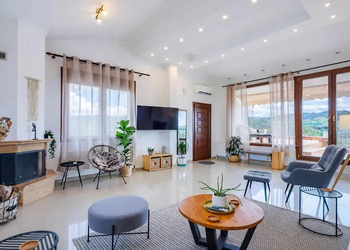 Acropolis With Parking Next To Center * Serrai